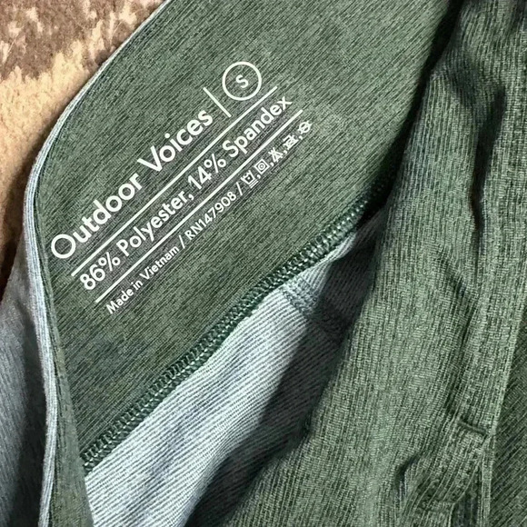Outdoor Voices Women's 3/4 Warmup Leggings in Slate/Hunter Green Size Small - Picture 5 of 5